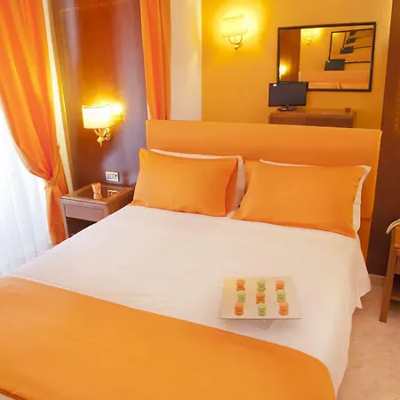 Max Hotel 3*